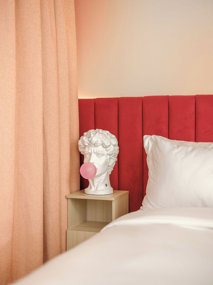 Rose Hôtel Invisible