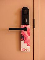 Rose Hôtel Invisible