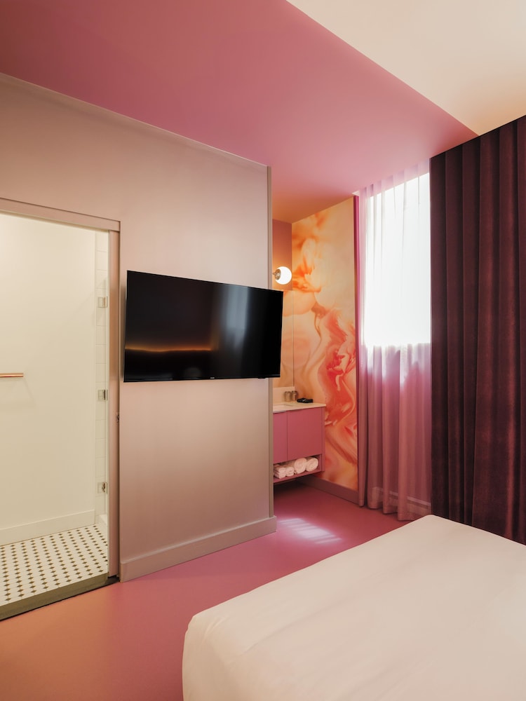 Rose Hôtel Invisible