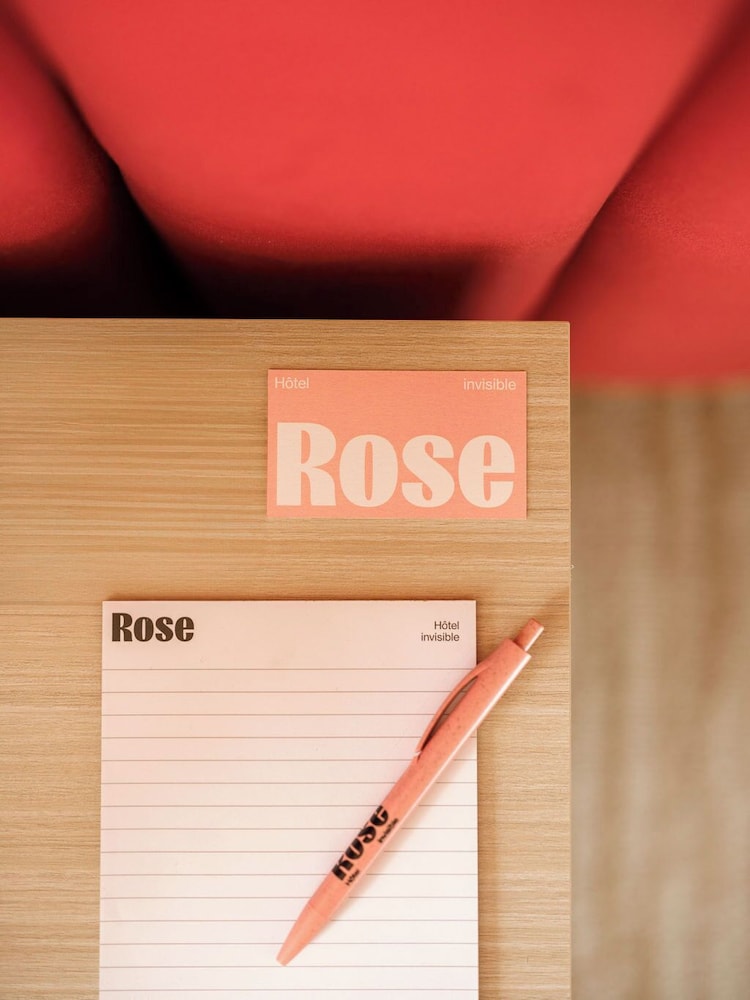 Rose Hôtel Invisible