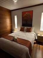 The Victorian Hotel CR