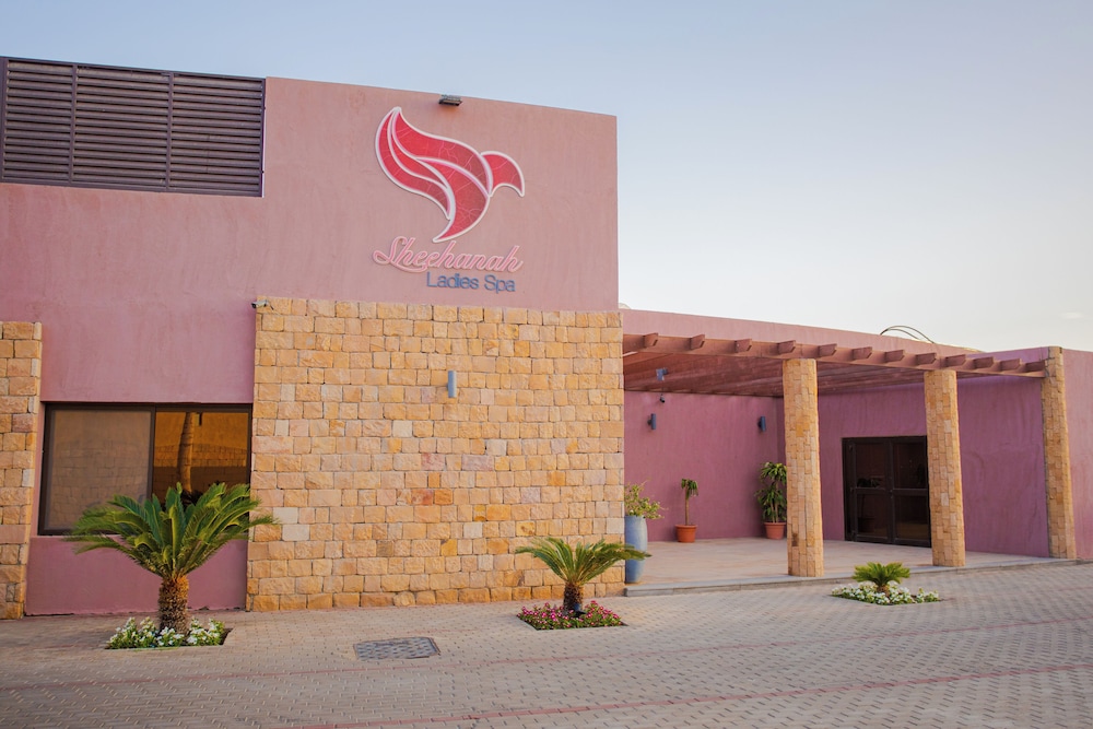 Royal Lazure Resort