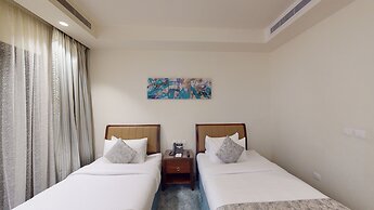 Royal Lazure Resort