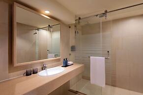 Royal Lazure Resort