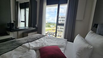 Frames Hotel GmbH