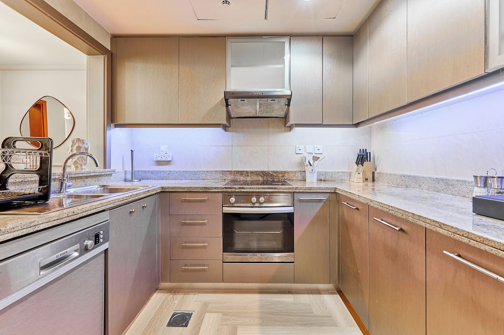 bnbme | Stand Point Tower A | 1BR + Study Room
