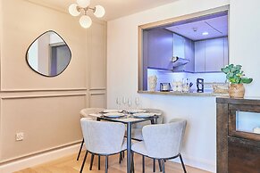 bnbme | Stand Point Tower A | 1BR + Study Room