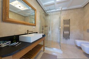 Paradis Relais Pool View EV Recharge