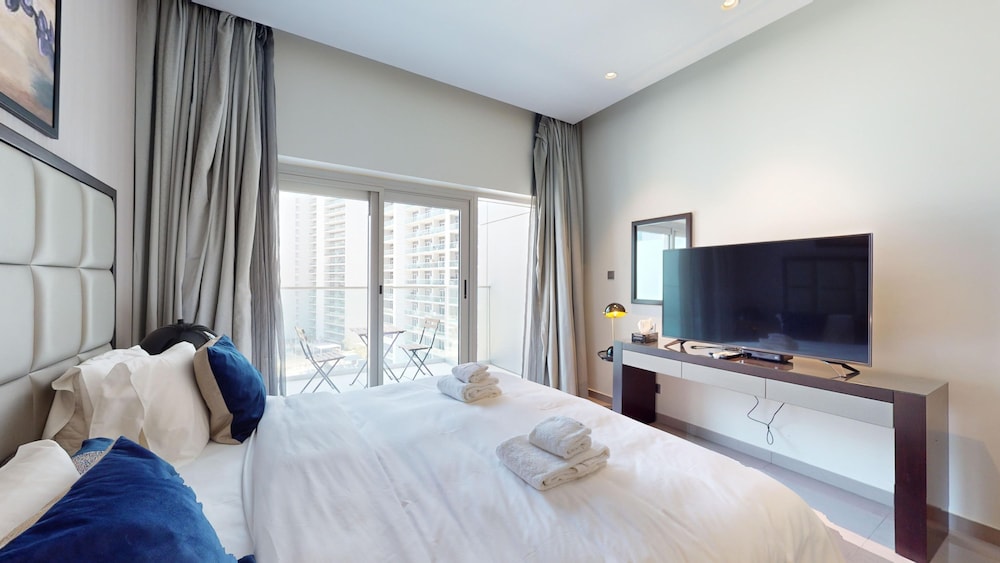 Business Bay - Damac Majestine Tower 1219a