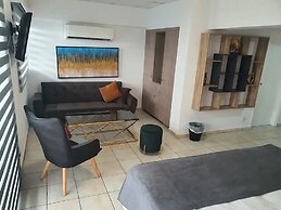 LARNACA BAY SUITES