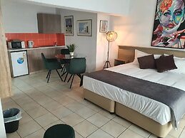 LARNACA BAY SUITES