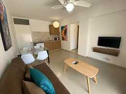 LARNACA BAY SUITES