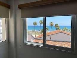 LARNACA BAY SUITES