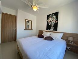 LARNACA BAY SUITES