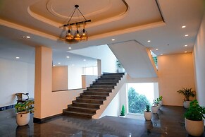 Clovis Hotel & Restaurant