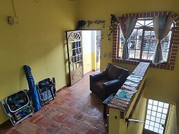 Casa Maruja Roomies House