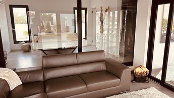 COZY VILLA