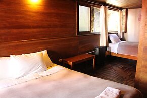 tree house lodge