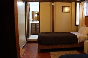 tree house lodge