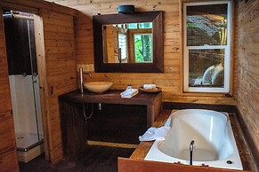 tree house lodge