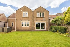Gorgeous Rural 4BD Farm With Hot Tub