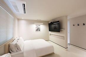 HOTEL RUGO