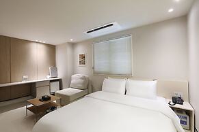 HOTEL RUGO