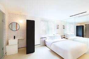HOTEL RUGO