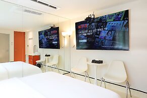 HOTEL RUGO