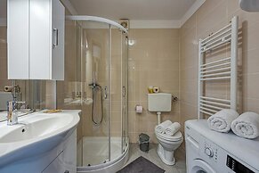 Cesar's Karst Apartments