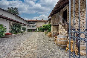 Cesar's Karst Apartments