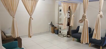 McRoyal Hotel
