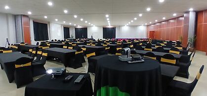 McRoyal Hotel