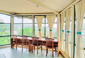 Hotel Grand Astoeti