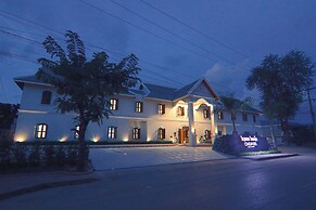 Choasis Hotel