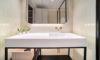 Upside Living - Mint Stay