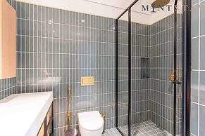 Upside Living - Mint Stay