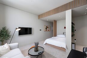 Upside Living - Mint Stay