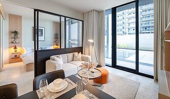 Upside Living - Mint Stay
