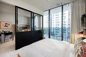 Upside Living - Mint Stay