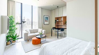 Upside Living - Mint Stay
