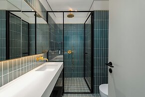 Upside Living - Mint Stay