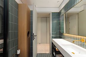 Upside Living - Mint Stay