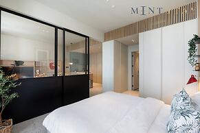 Upside Living - Mint Stay