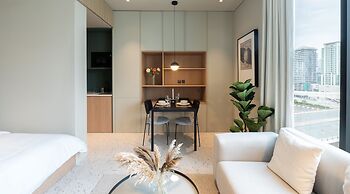 Upside Living - Mint Stay