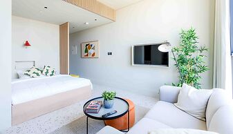 Upside Living - Mint Stay