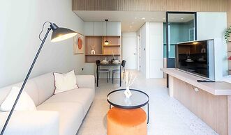 Upside Living - Mint Stay