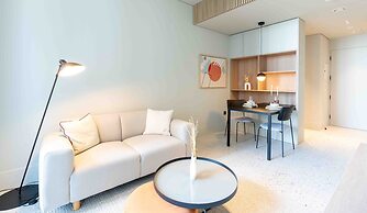 Upside Living - Mint Stay