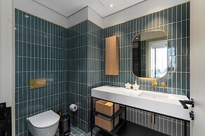 Upside Living - Mint Stay