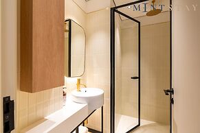 Upside Living - Mint Stay